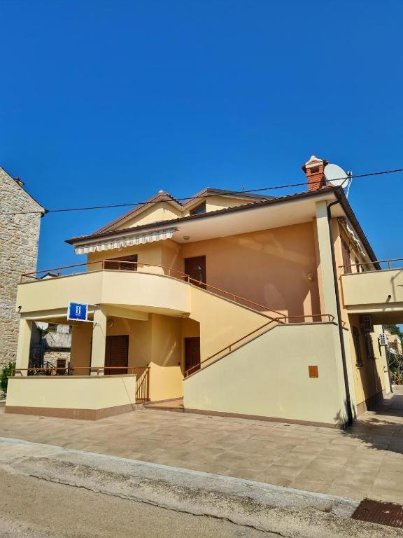 Apartments Manuel Новиград Экстерьер фото